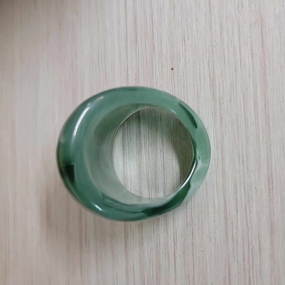 JADE GREEN SWIRL CONTOURED STATEMENT RING - Picture 9 of 10